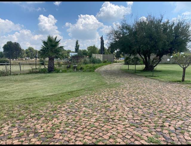 2HA FARM FOR SALE IN THEOVILLE